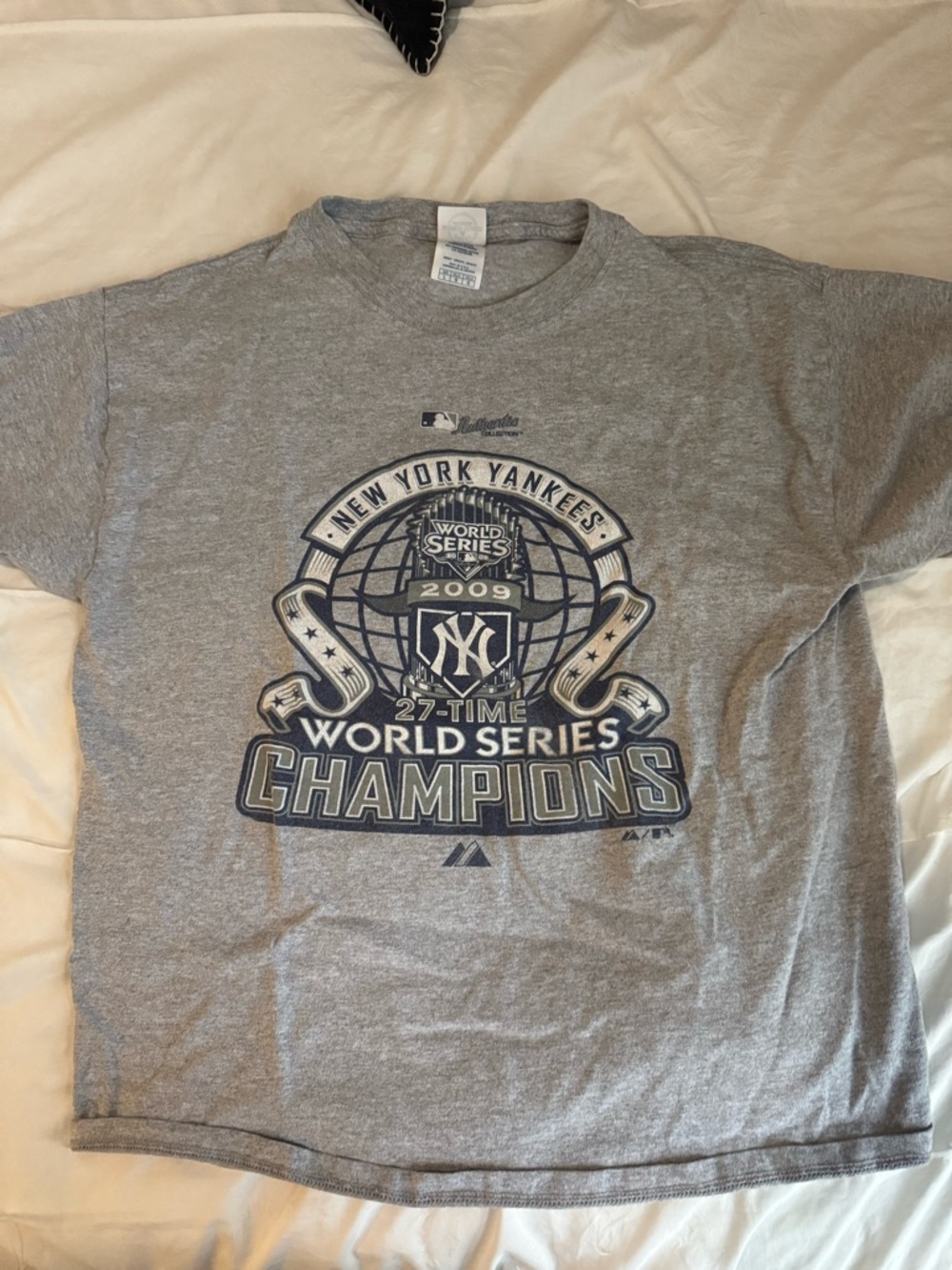Vintage Delta Gray New York Yankees 2009 World Series Champions Tee